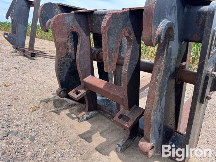 wheel-loader-bale-fork-attachment-image-6