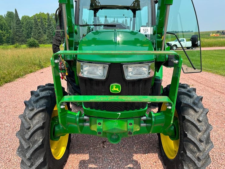 2020-john-deere-5075e-image-36