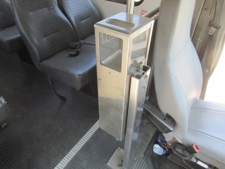 2011-ford-e450-sd-image-16