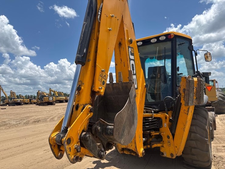 2017-jcb-3cx-image-18
