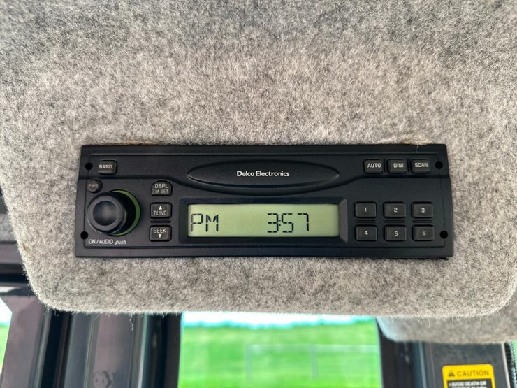 2006-deere-310sg-image-76