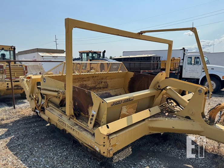 2000-deere-1812c-image-4