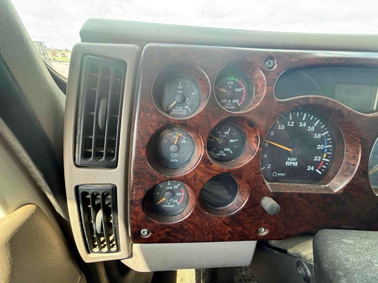 2007-mack-vision-cxn613-image-34