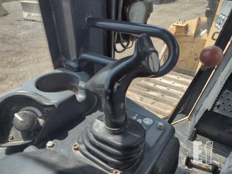 2011-deere-850k-image-12