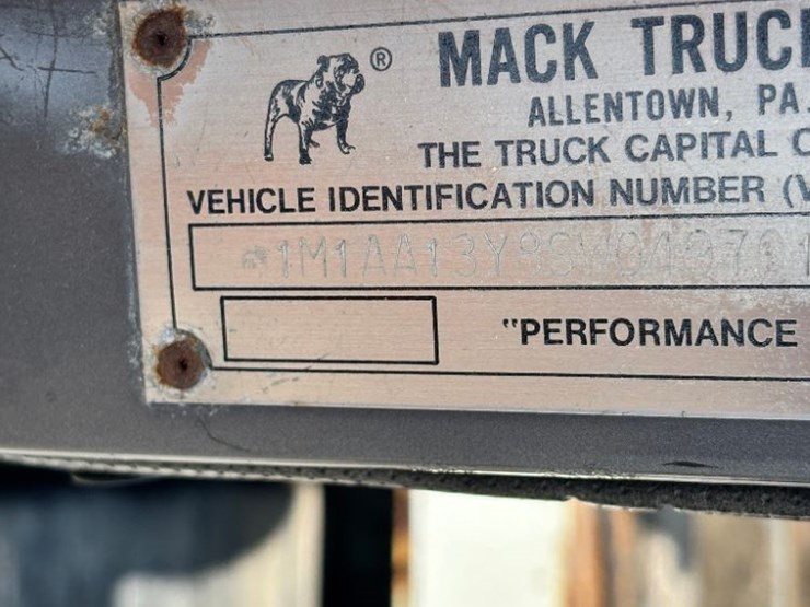 1995-mack-ch613-image-100