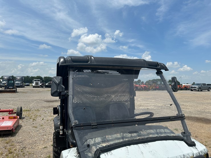 john-deere-gator-image-25