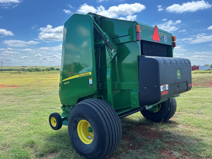 john-deere-560m-image-22