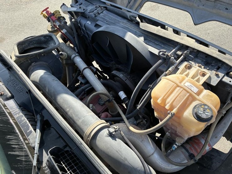2019-international-7400-image-17