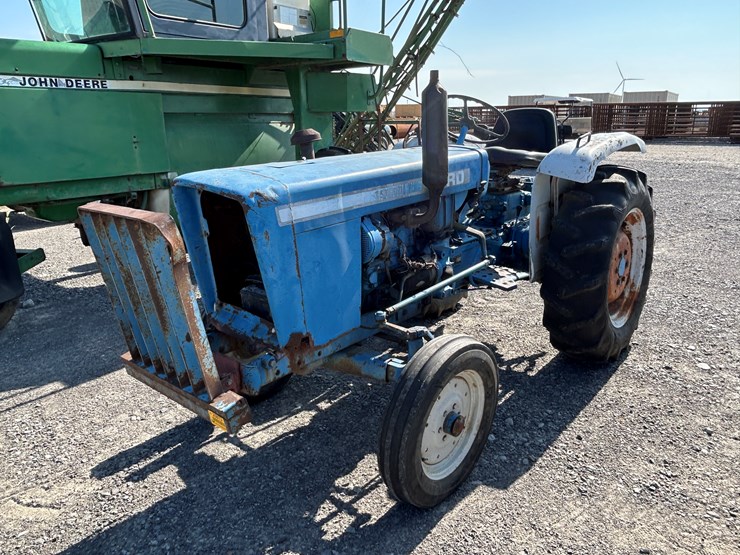 ford-1900-image-1