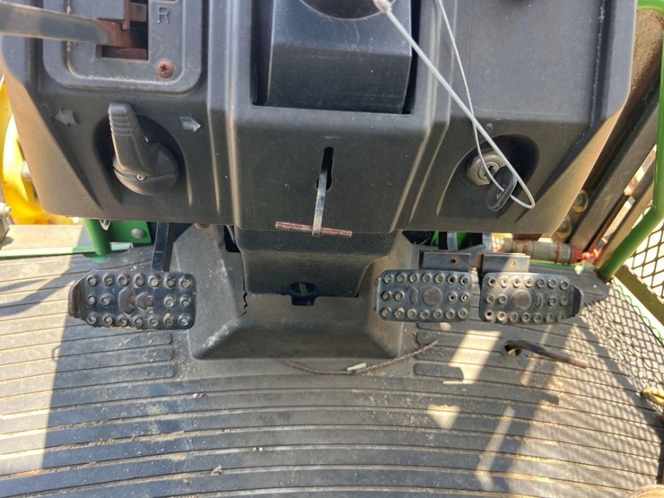 2004-john-deere-5320-image-30