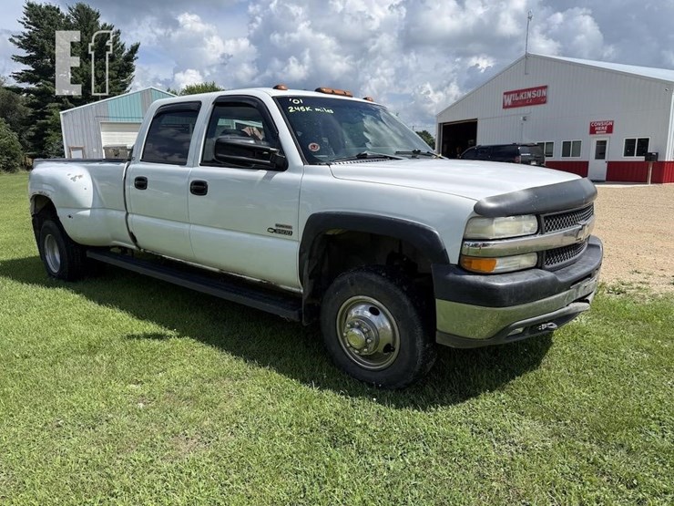 2001-chevrolet-3500hd-image-3