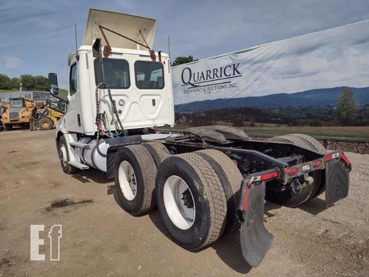 2018-freightliner-cascadia-126-image-35