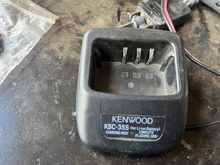 uhf-kenwood-radios-image-8