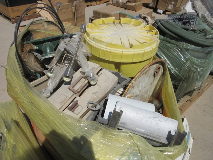 (4)-pallets-of-misc-items,-image-15