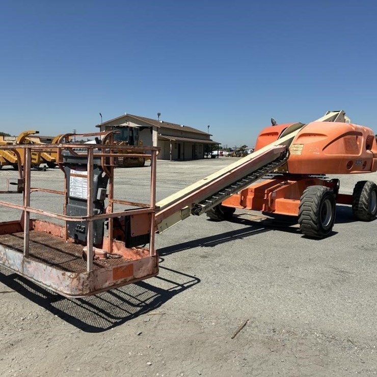 2007 JLG 400S