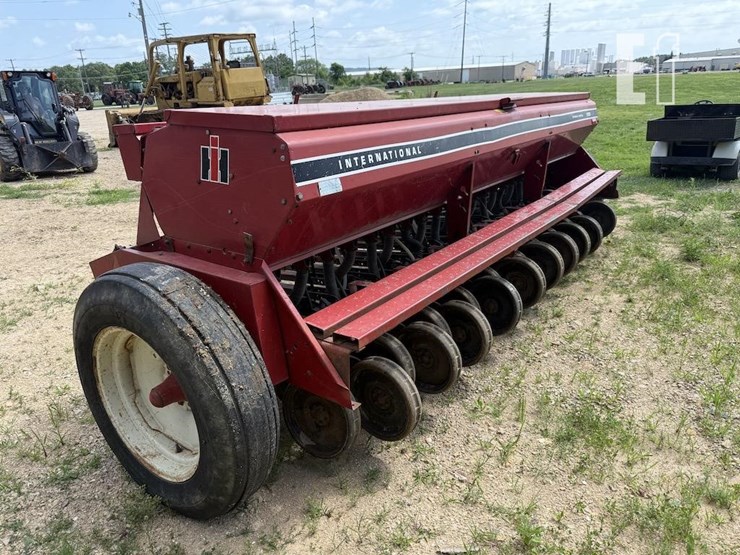 case-ih-5100-image-5