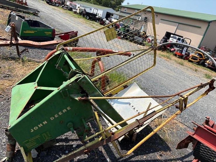 john-deere-bale-thrower-image-4