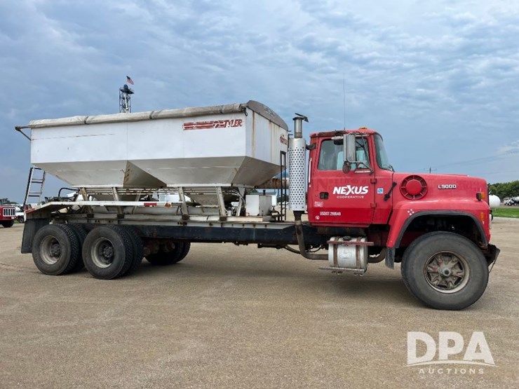 1995-ford-l9000-image-7