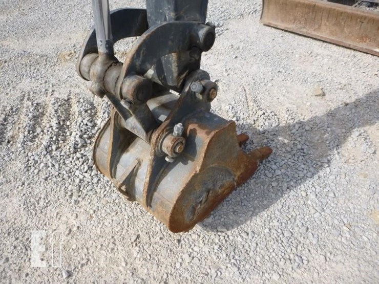 2022-deere-26g-image-16