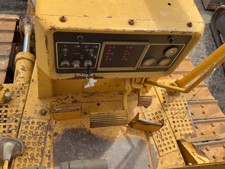 caterpillar-d4h-image-7