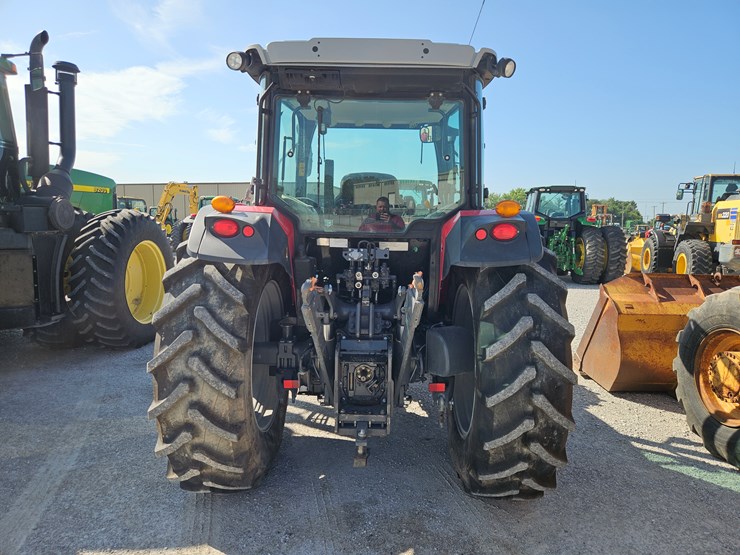 2020-massey-ferguson-6713-image-12
