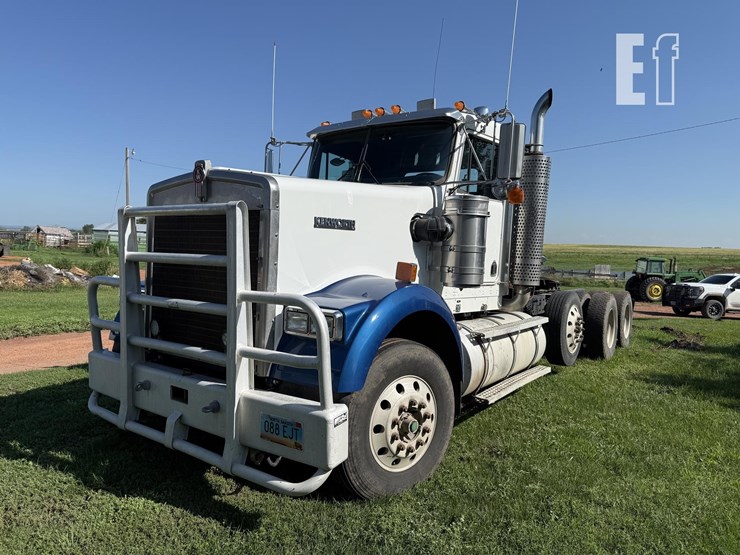 2005-kenworth-w900-image-2