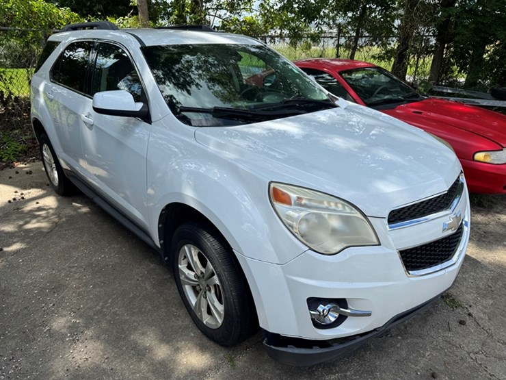 2012-chevrolet-equinox-lt-image-2