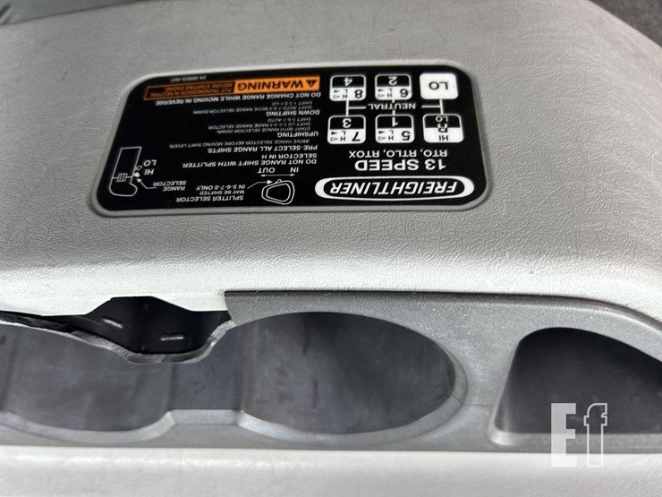 2015-freightliner-coronado-122-image-35