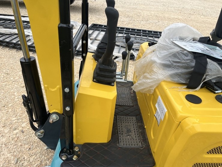 dig-master-dm100-mini-excavator-image-6