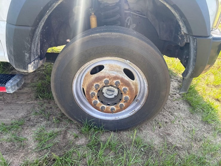 2019-ford-f550-xl-image-11