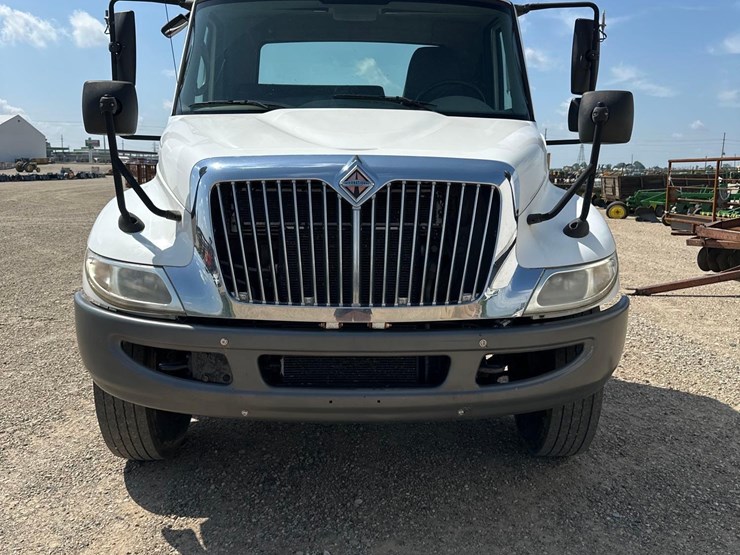 2009-international-durastar-4300-image-2