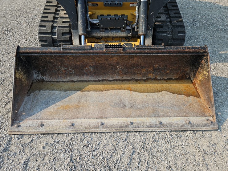 2020-deere-333g-image-3