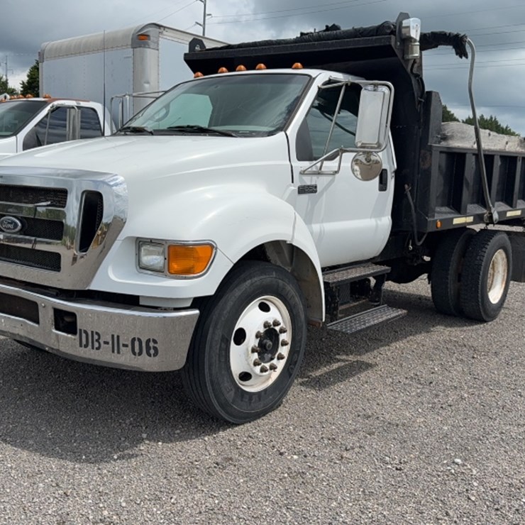 2006 FORD F650