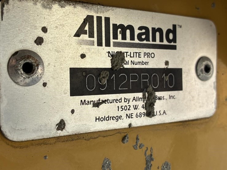 2008-allmand-night-lite-nl8-light-tower-image-20