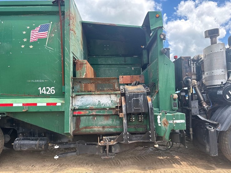2014-mack-leu613-image-22