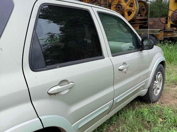 2003-ford-escape-image-19