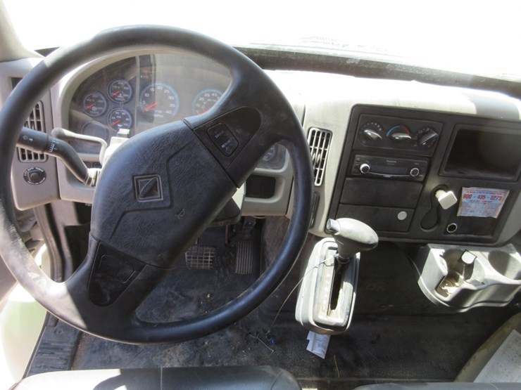 2014-international-durastar-4300-image-11