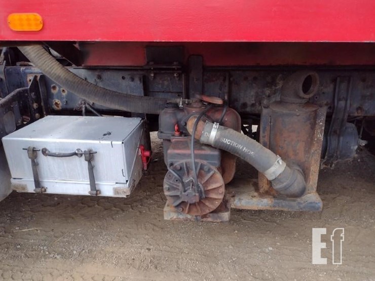 2003-freightliner-fld112-image-31