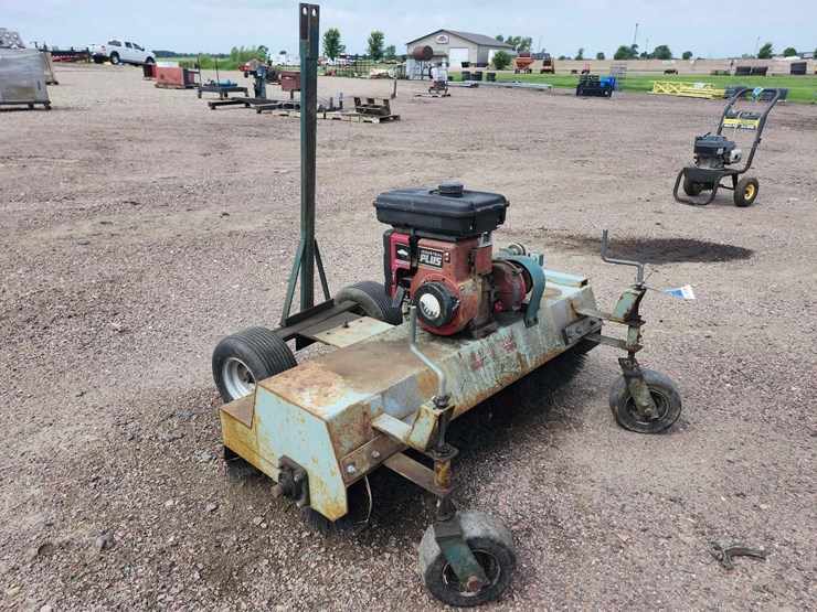 terra-broom-image-2