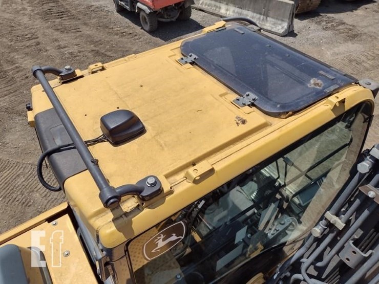 2019-deere-130g-image-53