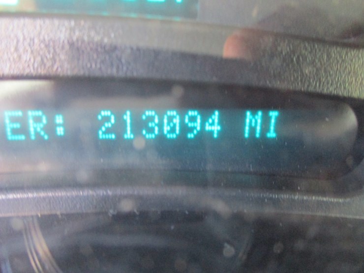 2005-chevrolet-2500hd-image-17