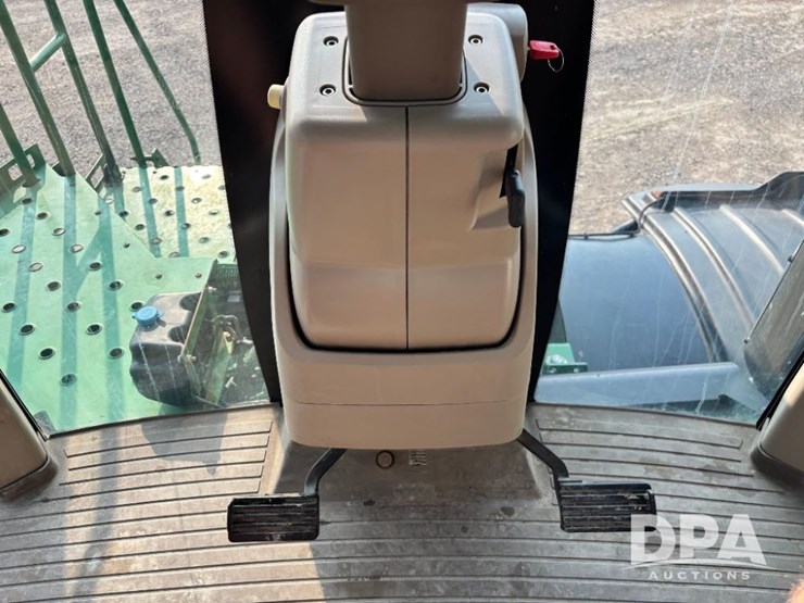 2019-john-deere-f4365-image-87