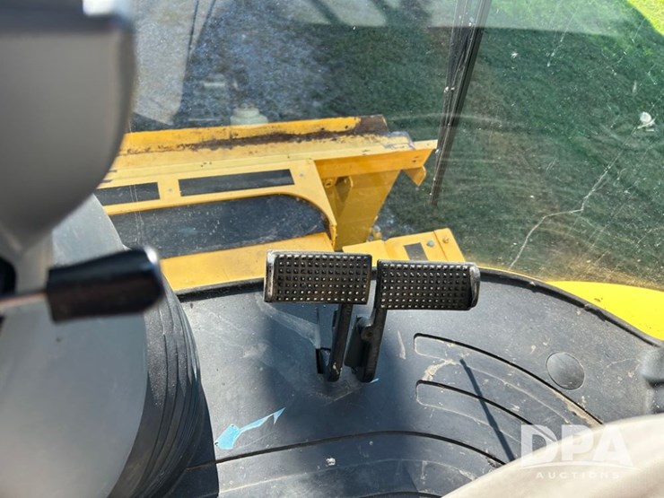 2011-new-holland-cr9060-image-66
