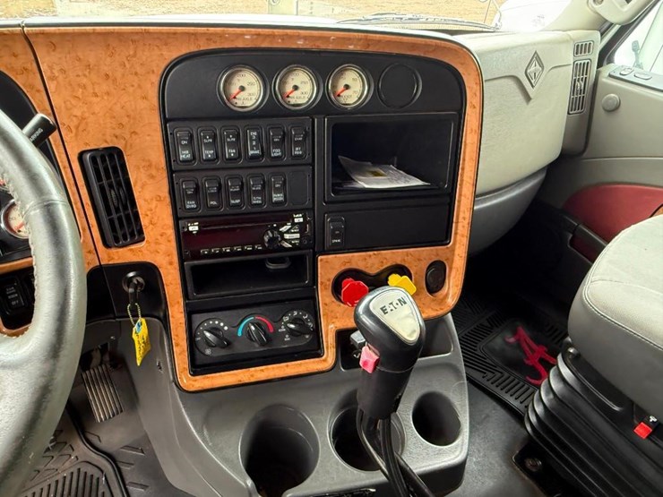 2015-international-prostar-image-17