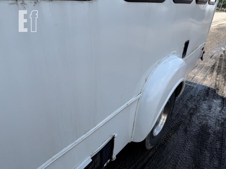2007-ford-e350-image-8