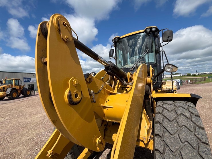 2012-caterpillar-930-image-11