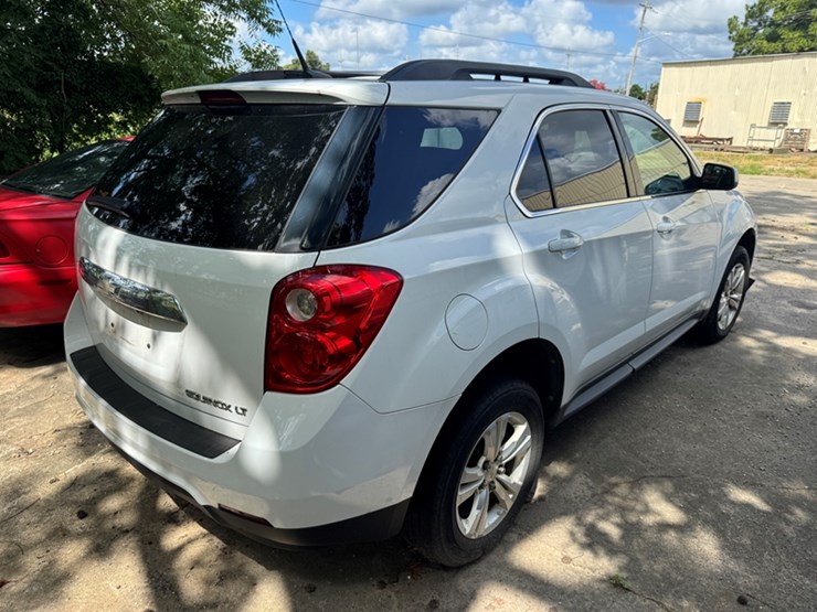 2012-chevrolet-equinox-lt-image-3