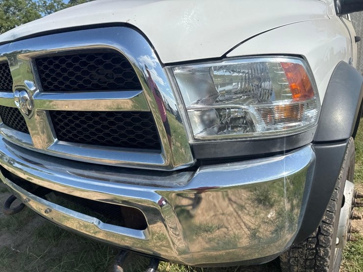 2017-dodge-ram-5500-image-24