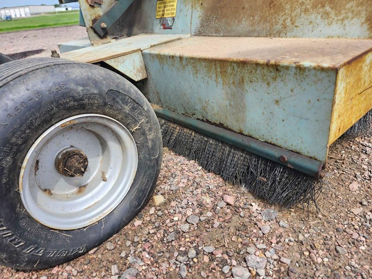 terra-broom-image-8