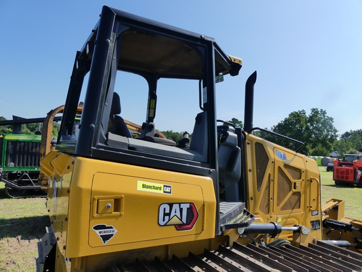 2020-caterpillar-d1-image-7